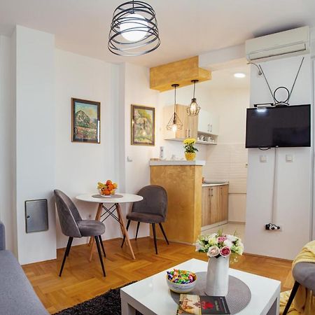 Apartman Mia Sremska Mitrovica Eksteriør billede